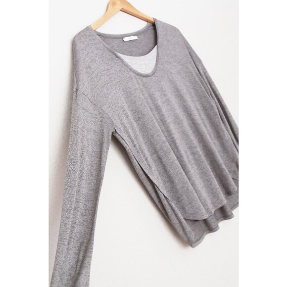 Vince Layered Two Tone Long Sleeve Tee Top M Round Neckline Curve Hem Sleek Slim - Picture 7 of 15